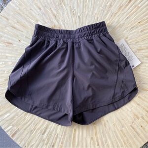 NWT Lululemon Track That High Rise Short 5" Lined - Atmospheric Purple, Size 8